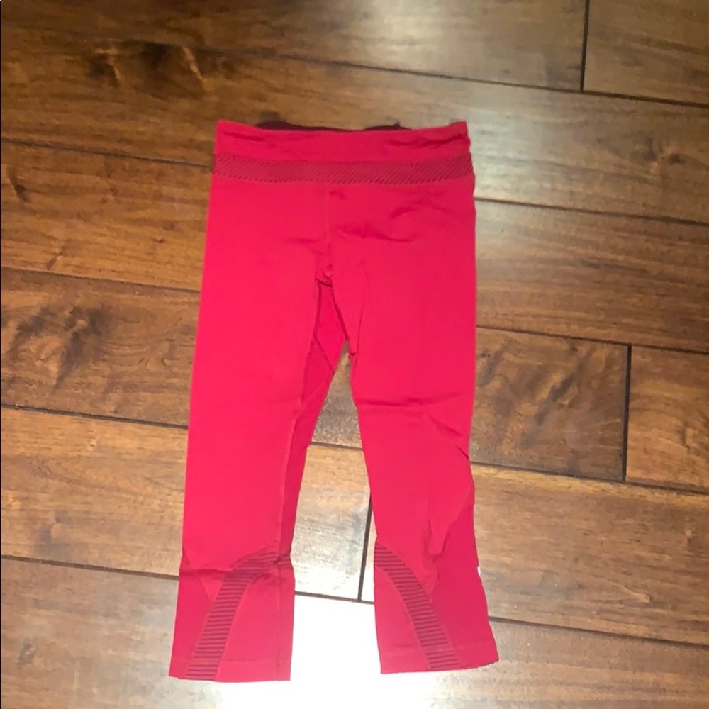 Lululemon wine colored legging with stripe